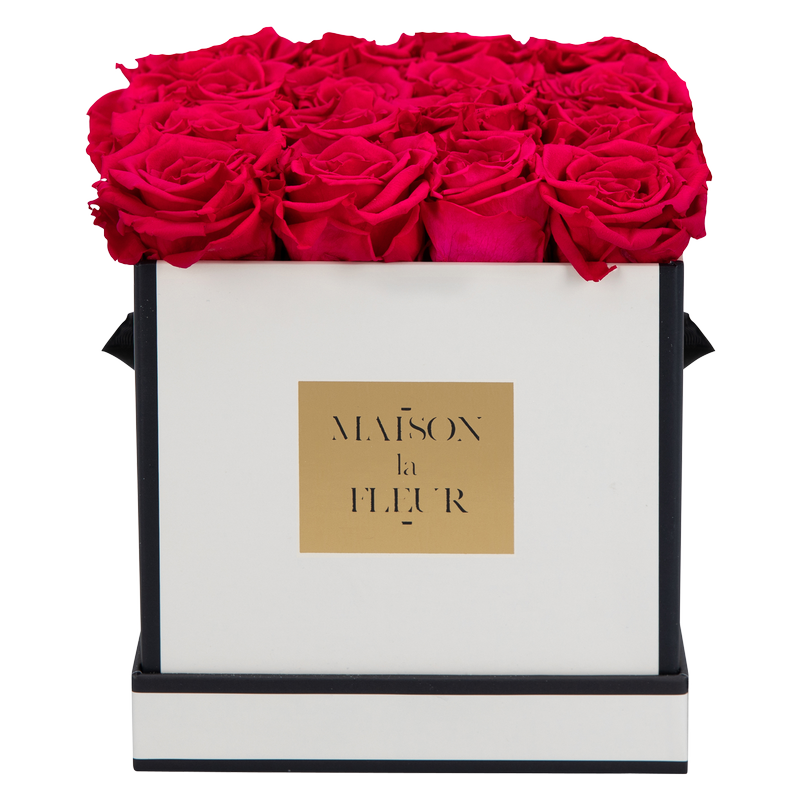 Maison La Fleur Square Classic Red Roses 8-9ct