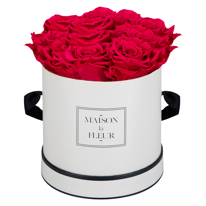 Maison La Fleur Round Classic Red Roses 8-9ct