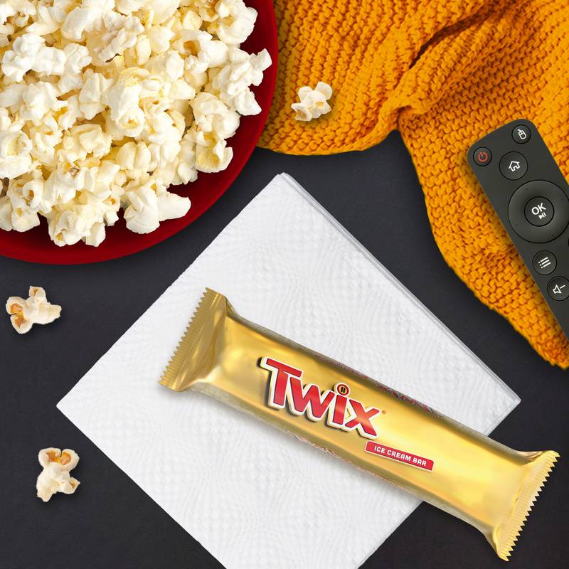 TWIX Vanilla and Caramel Milk Chocolate Ice Cream Bar, 1ct