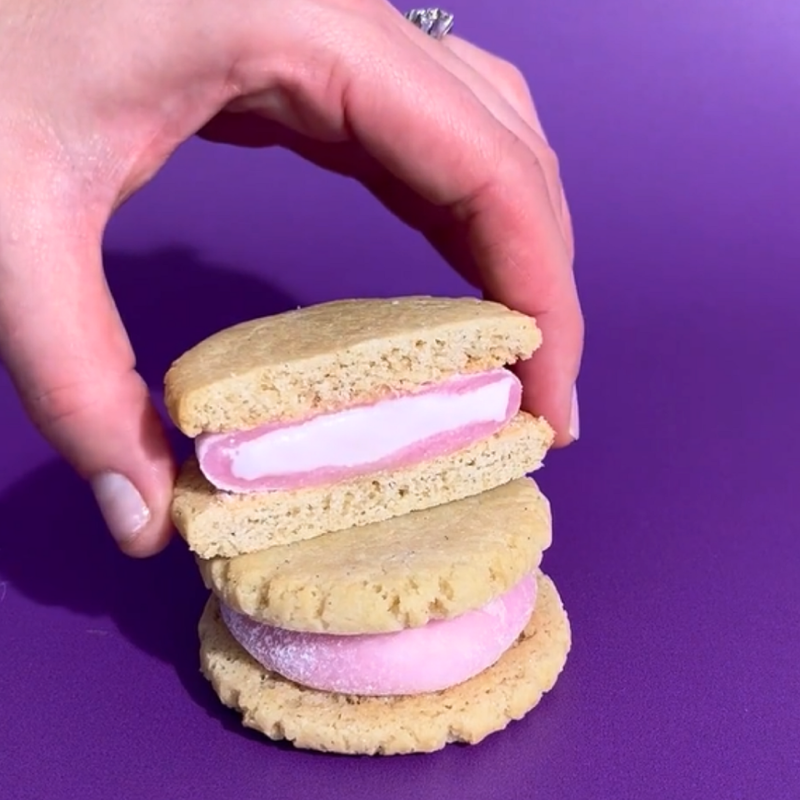 My/Mochi Strawberry Sugar Cookie Sandwich 1ct