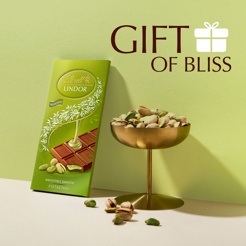 Lindt Lindor Pistachio Chocolate Bar, 100g